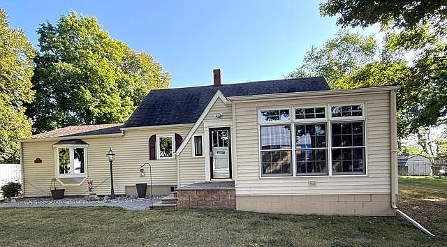 1st image of 205 3rd St W