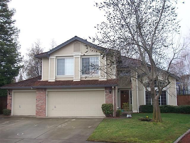 1st image of 205 Myrtle Ct