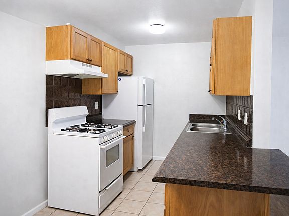 2nd image of 310 8th Ave SE #5