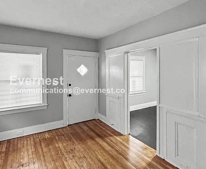 2932 E 118th St #1 — Photo 8