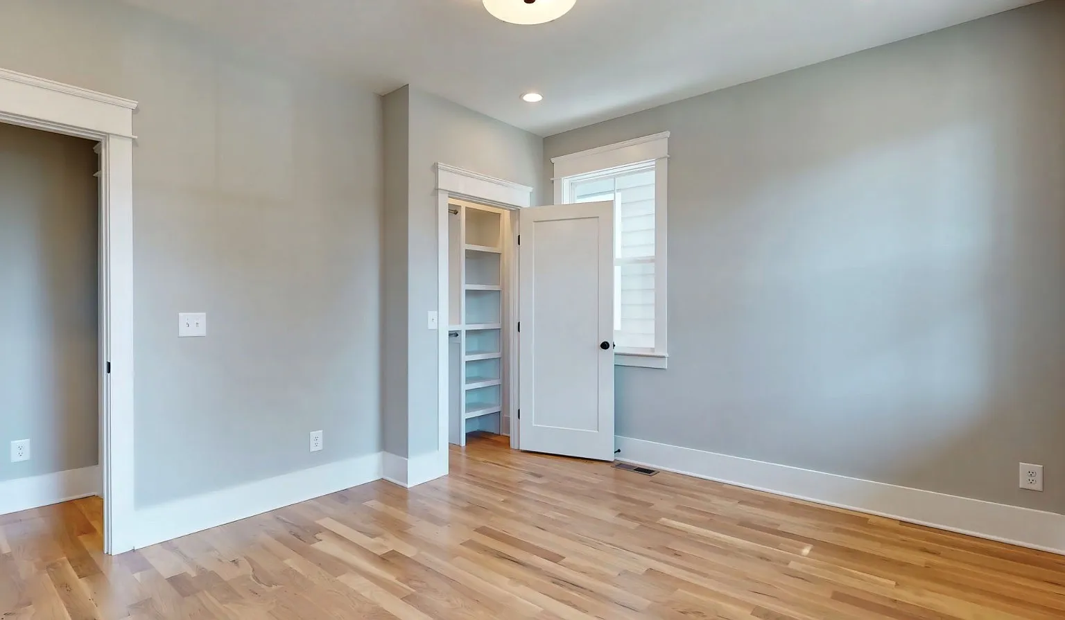 3 bed, 3.0 bath, 2410 sqft, $4,450 — Photo 4