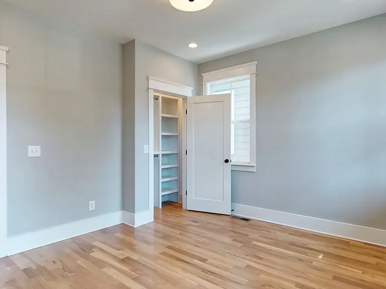 4908B Michigan Ave — Photo 4