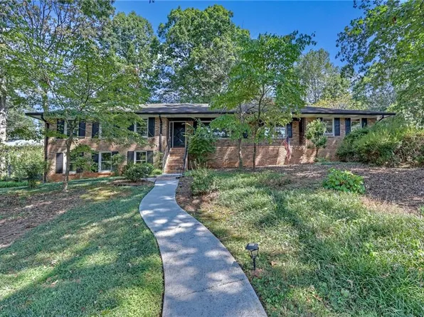 2770 Beverly Hills Dr NE, Marietta, GA 30068