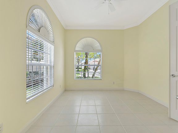 4th image of 8894 SE Retreat Drive