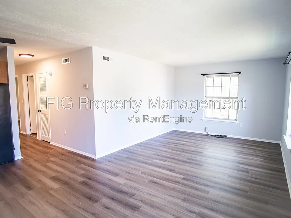 7500 Falling Leaves Cir #4