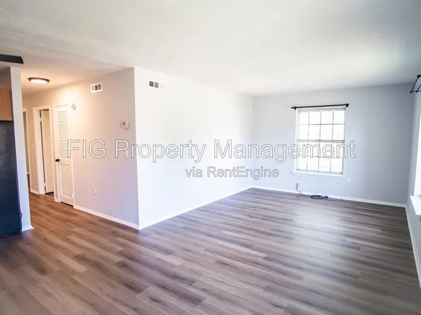 7500 Falling Leaves Cir #4, Knoxville, TN 37909