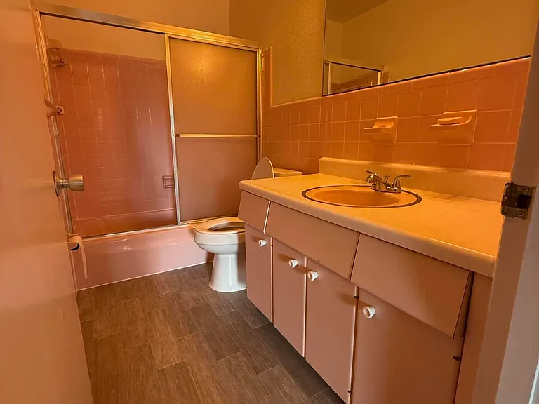 1032 Frost Ln — Photo 15