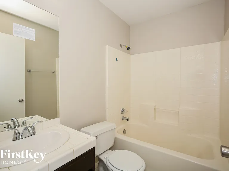 720 Roberta Alecia Ave — Photo 13