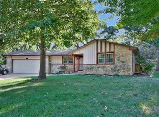 112 S Brookwood Dr, Derby, KS 67037