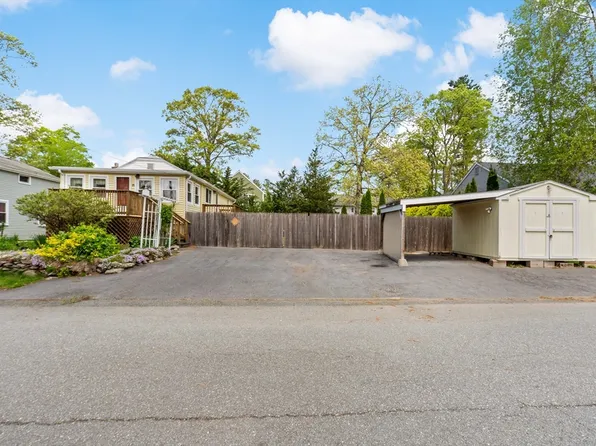 31 Mayflower Rd, Norton, MA 02766