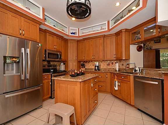 4th image of 1601 SW Harbour Isles Cir