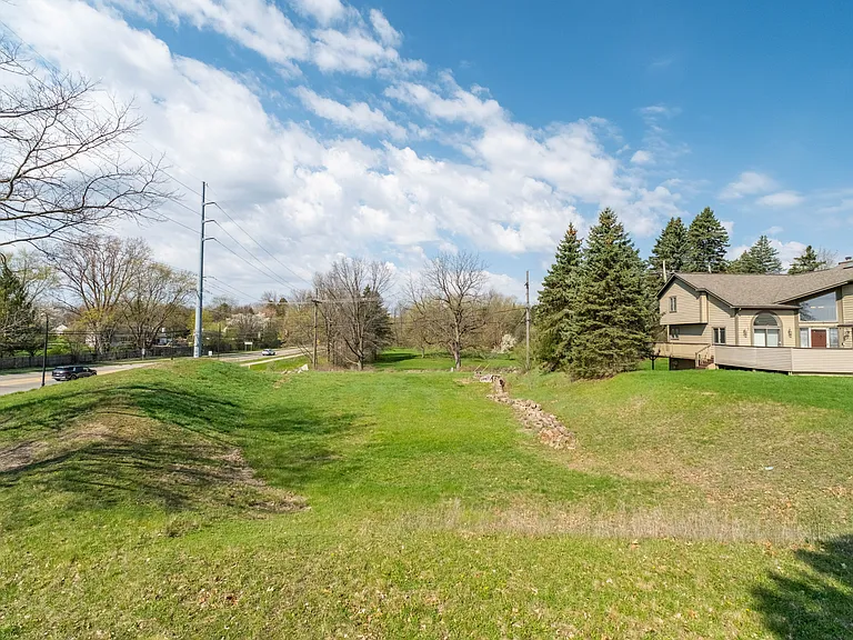 1083 N Livernois Rd — Photo 30
