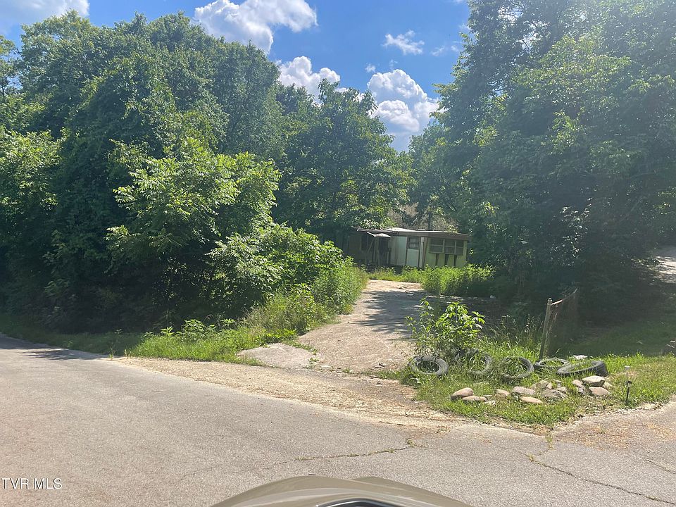2nd image of 517 Hood Rd