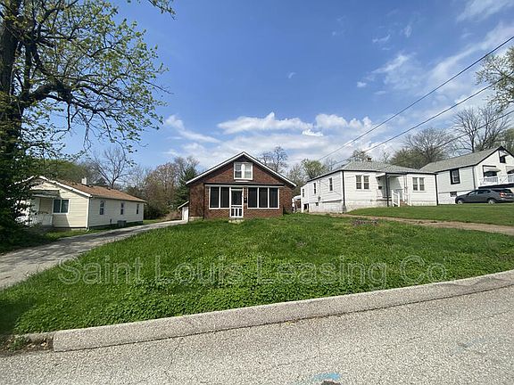 4th image of 3215 Airway Ave