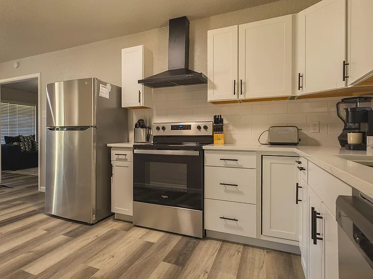 106 Mimosa St — Photo 3