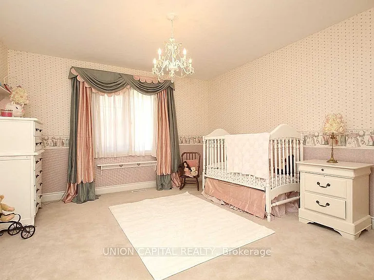 75 Langtry Pl — Photo 23