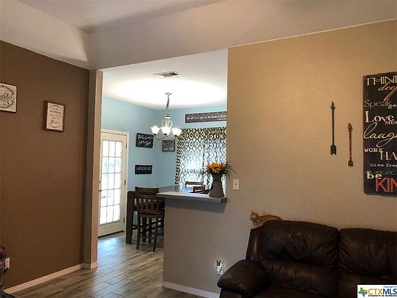 5th image of 110 Tanglewood Dr