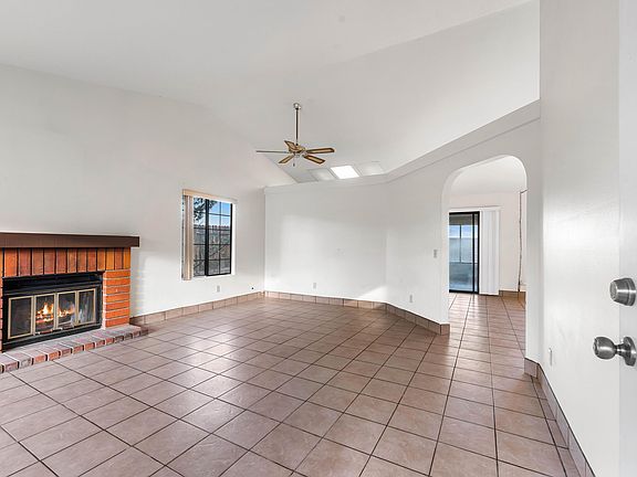 4th image of 37964 Meadowlark Ln