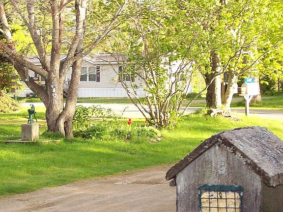 View towards Lower Cross Rd