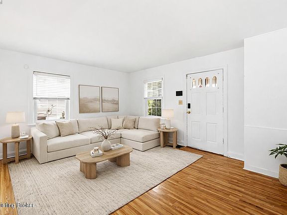 4th image of 1054 Oakwood Ave