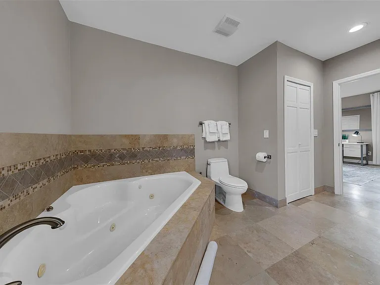 616 Riviera Isle Dr — Photo 79