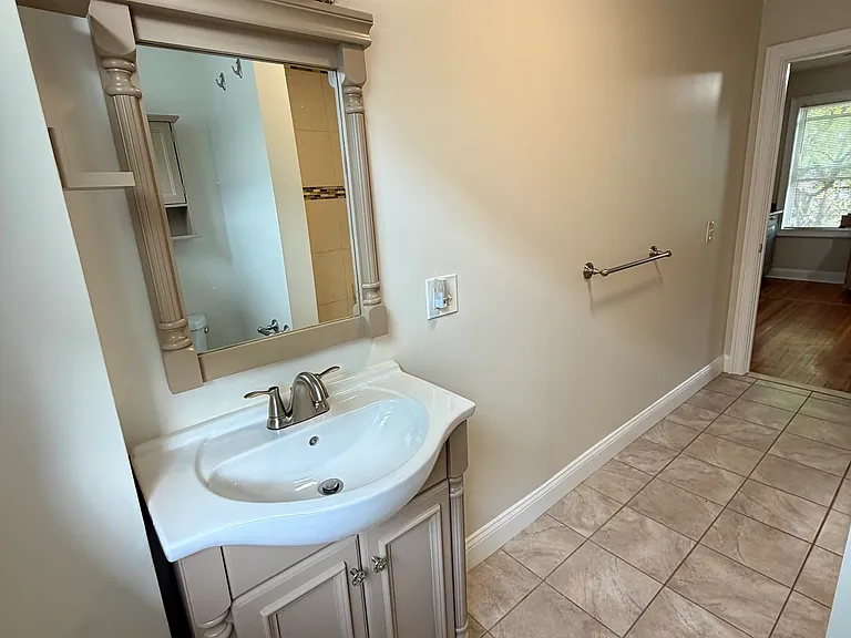 1032 Hope St — Photo 13