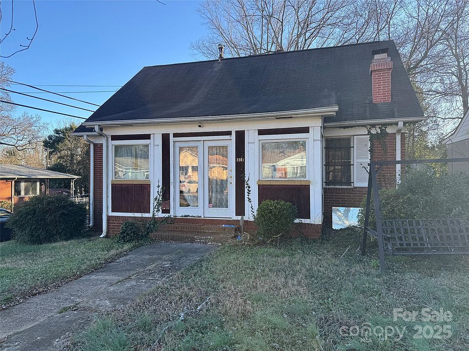 2nd image of 2101 Russell Ave