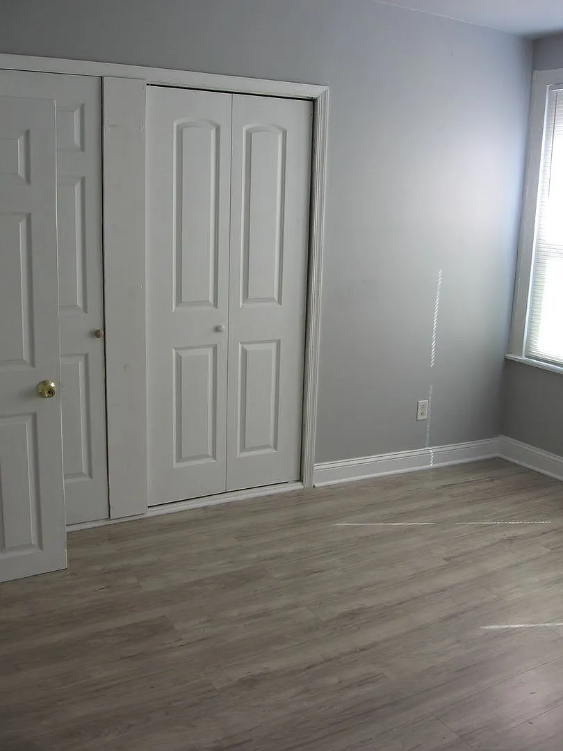 Enclosed Front Porch Row - Kingsessing — Photo 2