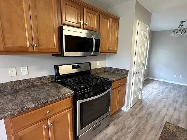 2719 Rosebud Dr — Photo 5