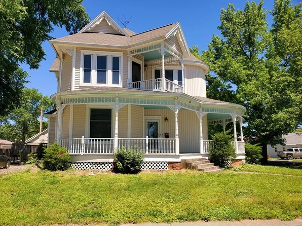 401 W Exchange St, Kahoka, MO 63445