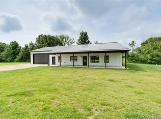 706 Highway Y, Winfield, MO 63389