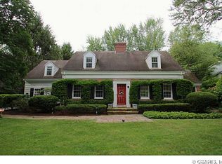 6 Stonegate Ln, Pittsford, NY 14534