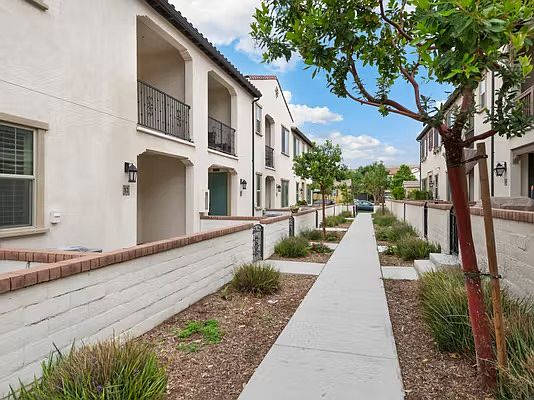 4th image of 2785 S Berry Loop Privado #12