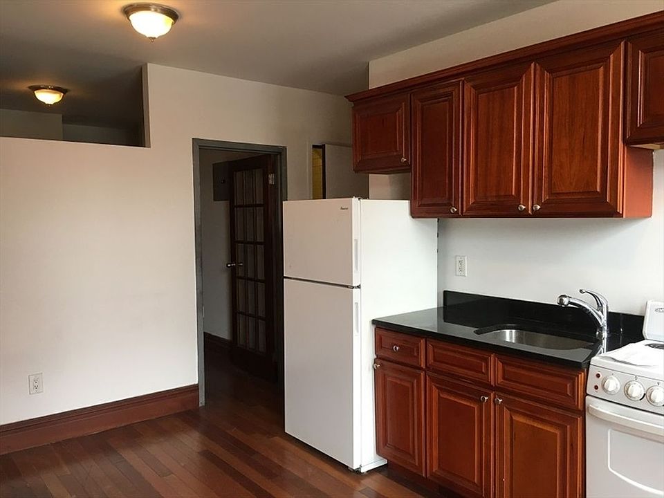 2nd image of 2337 1st Ave APT 2RS