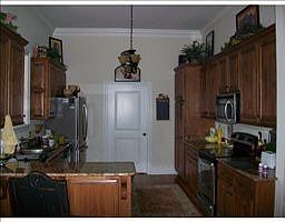 1st image of 7421 N Aberdeen Dr