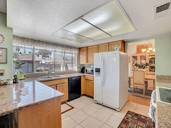 3rd image of 3921 W Christy Dr