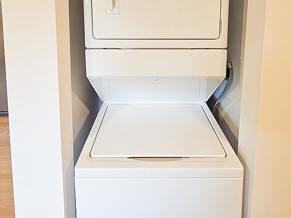 5th image of 4330 Mansion Ave #1