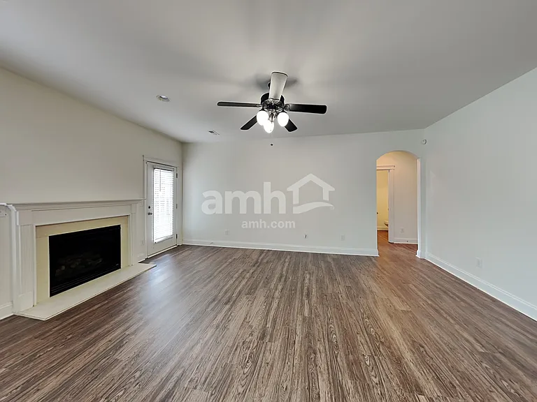 3041 Scottcrest Way — Photo 7