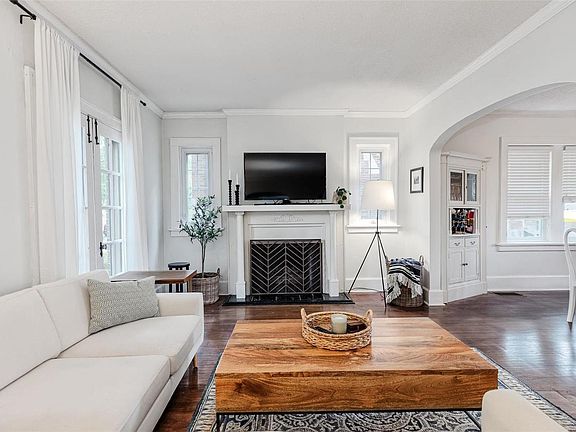 3rd image of 7343 Cornell Ave
