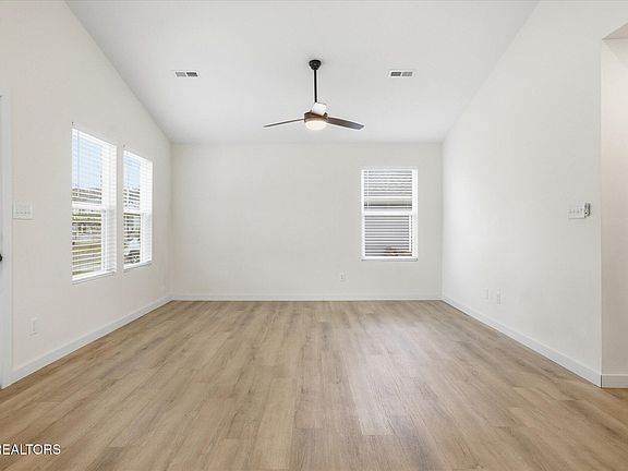 4th image of 205 Kingwood Rd