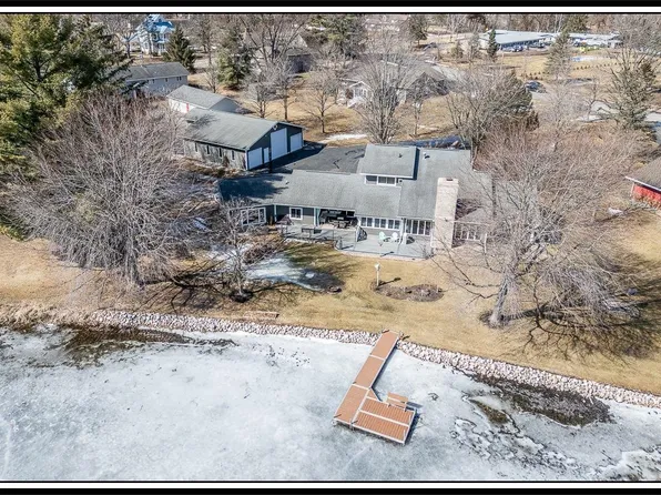 100 Island Dr, Iola, WI 54945