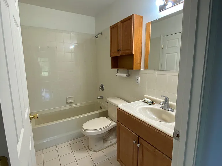 121 Chariot Ct — Photo 9
