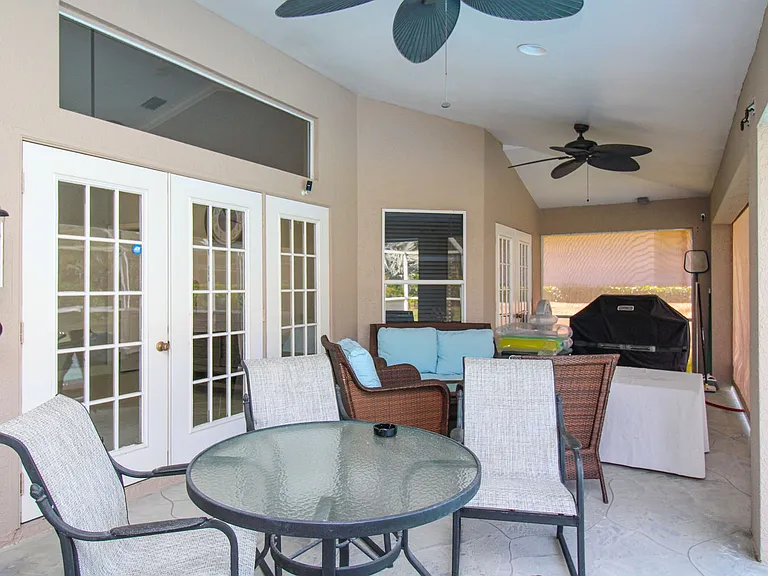 333 Wentworth Ct — Photo 43