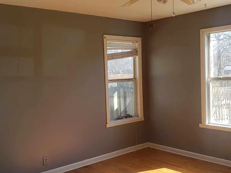1517 E Tennie St — Photo 2