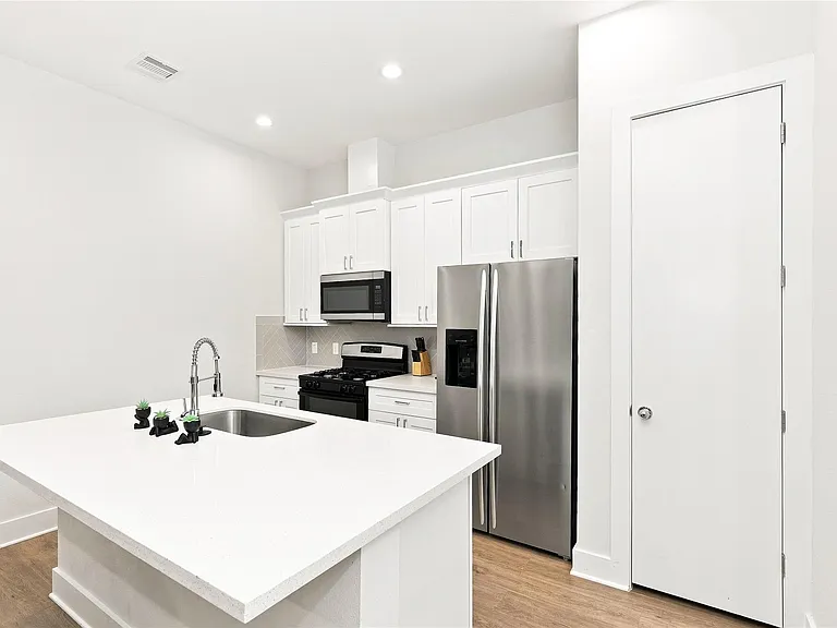 835 Dorchester St #D — Photo 4
