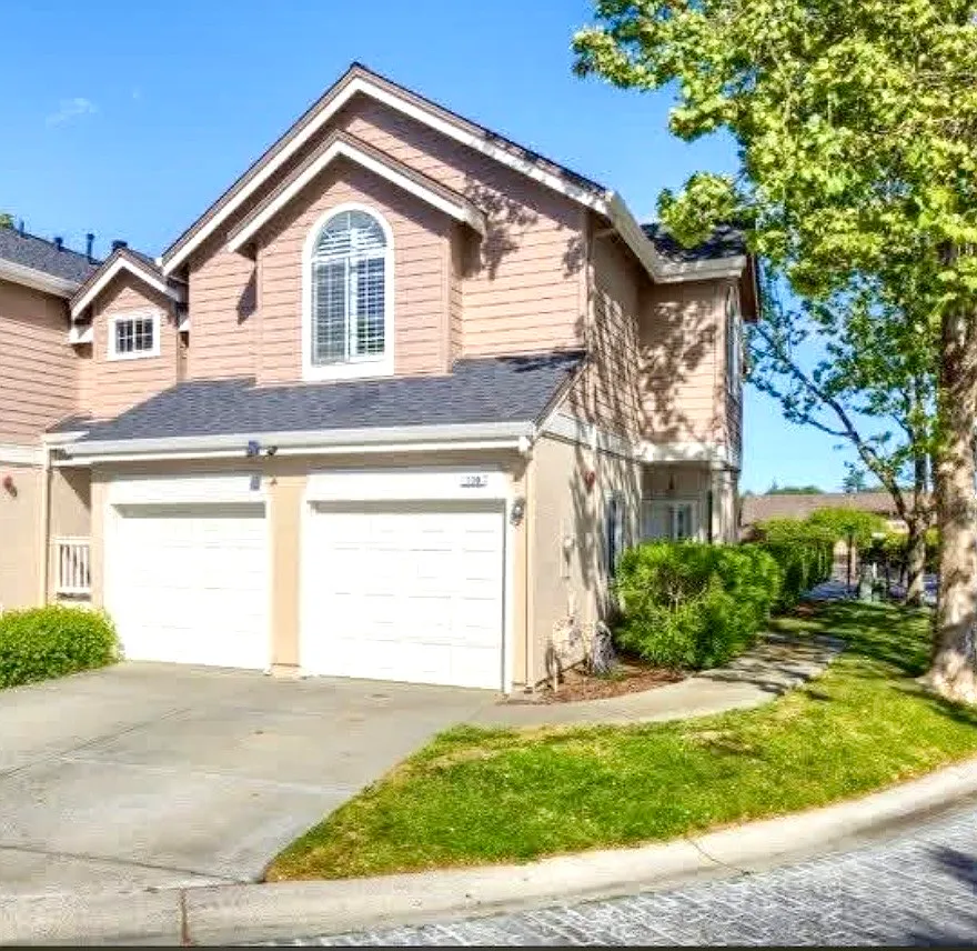 3 bed, 2.5 bath, 1341 sqft, $2,895 — Photo 1