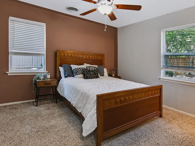 8005 Lazy Lane Rd — Photo 20
