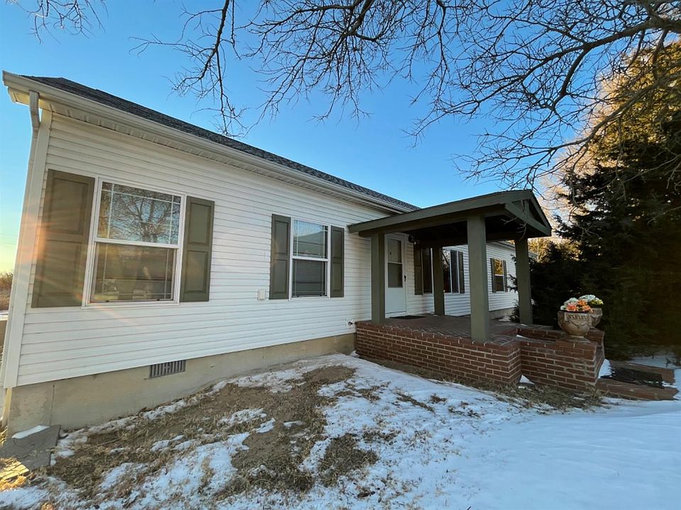 1st image of 465 SE 60th Ave
