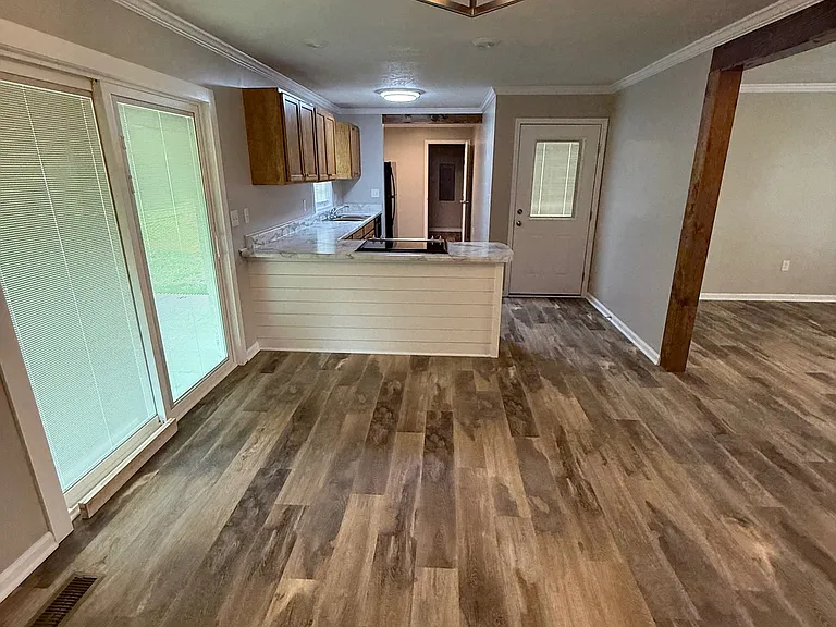 4606 Mountain Crest Dr — Photo 6
