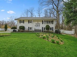 67 Delo Dr, Tappan, NY
